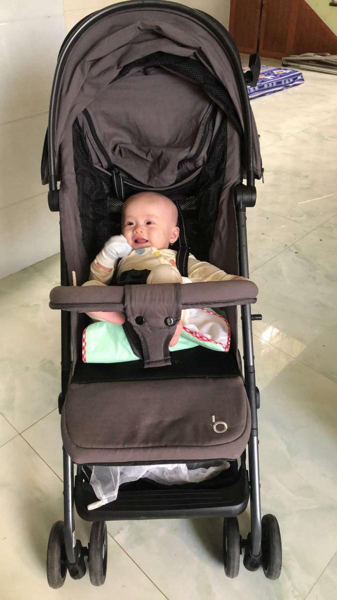 Mamibabi cho e hỏi con e hiện nay 4m8d là có phải đang trong thời kỳ khủng hoảng phải k ạ?bình thường trước đây bé ngủ đêm tốt,tự nhiên nay đêm ngủ ngon cứ dậy đòi lật và ngẫng đầu lên xong khóc k có nguyên nhân,suốt đêm cứ đòi vậy,mỗi lần ru ngủ củng khó,cọ quậy khóc la đòi bế vác nữa chứ.ngày chơi thì k bắt được đồ chơi thì la hét ỏm luôn.