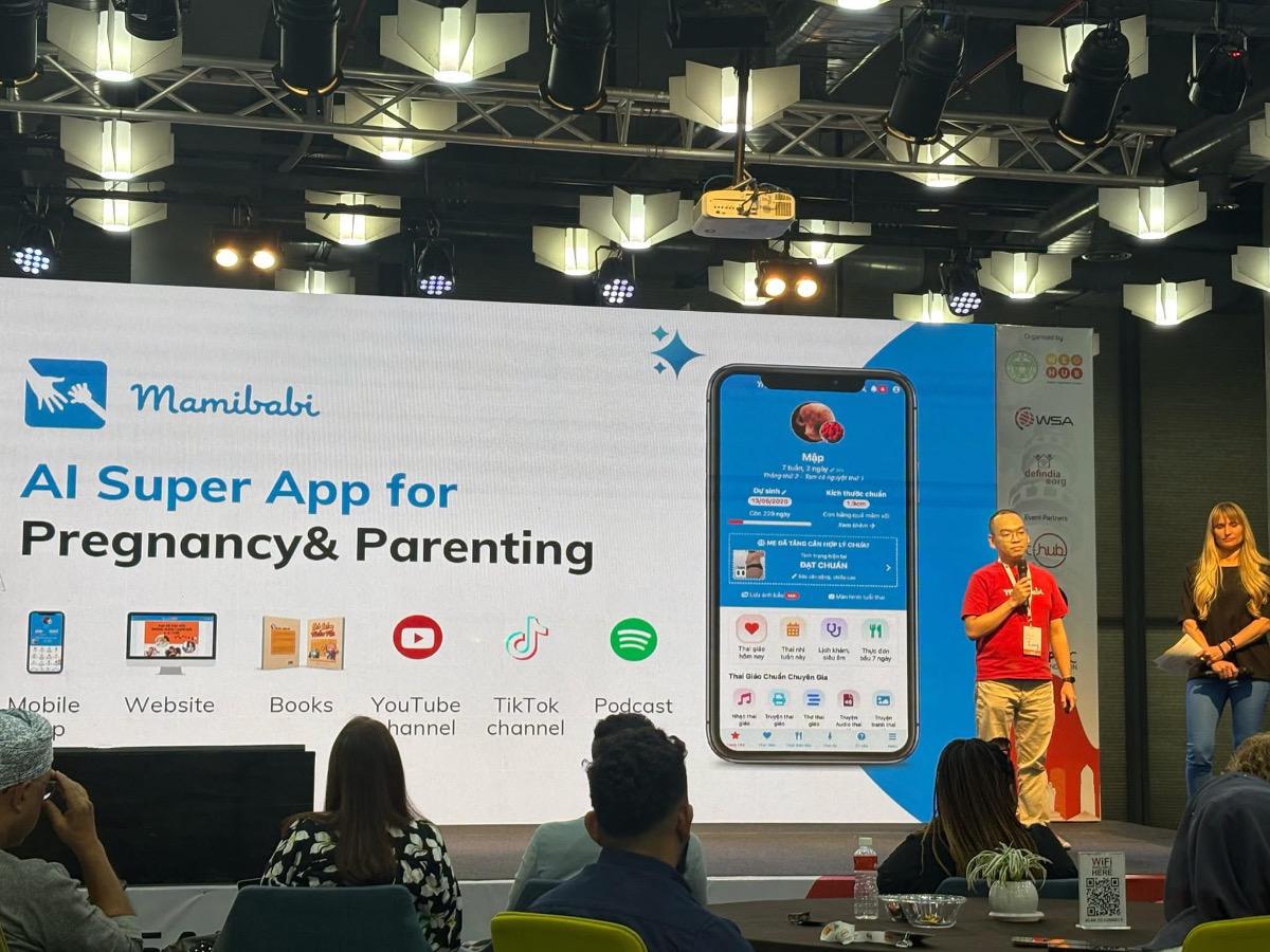 Đầu tháng 4/2025, Mamibabi đã chính thức được chọn là đại diện duy nhất của Việt Nam tham dự World Summit Awards (WSA) 2025 – một trong những giải thưởng toàn cầu uy tín dành cho các giải pháp số tạo tác động xã hội tích cực, theo định hướng các Mục tiêu Phát triển Bền vững (SDGs) của Liên Hợp Quốc.

Với hơn 22 năm hình thành và phát triển, WSA quy tụ những sáng tạo công nghệ xuất sắc đến từ 182 quốc gia. Không chỉ là một giải thưởng, WSA là mạng lưới toàn cầu kết nối các startup, chuyên gia, chính phủ và các nhà đổi mới xã hội, cùng nhau kiến tạo tương lai bền vững thông qua công nghệ.

Mamibabi - ứng dụng hỗ trợ mẹ bầu và nuôi dạy con đến từ Việt Nam đã có mặt tại Ấn Độ trong chuỗi sự kiện: 

- Tham gia chuỗi hội thảo quốc tế, pitching và workshop chuyên sâu dành cho các dự án sáng tạo

- Giao lưu, học hỏi và chia sẻ câu chuyện Việt Nam với cộng đồng sáng tạo toàn cầu

Mamibabi xin gửi lời cảm ơn chân thành tới các gia đình, các bố mẹ và các bé đã tin tưởng đồng hành cùng Mamibabi trong suốt những năm qua. Nhờ đó, chúng tôi đã có cơ hội được phụng sự và cùng các bố mẹ đem tới những giải pháp chăm sóc tốt nhất cho các bé yêu!