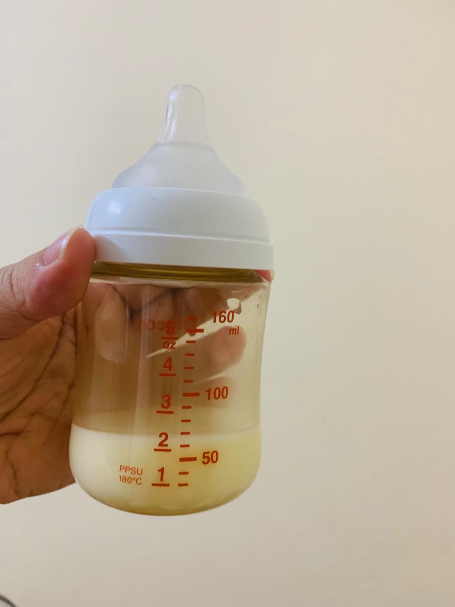 Em đẻ thường được 2 tháng rồi nhưng vẫn ít sữa quá. Vậy em cần bổ sung thực phẩm/thuốc gì để tăng lượng sữa bây giờ ạ?